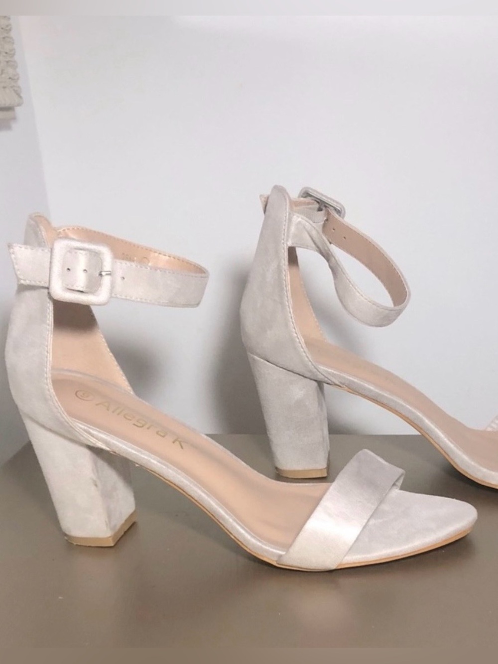 Allegra K Women’s Ankle Strap heeled Sandles Faux Light Gray Suede Size 9